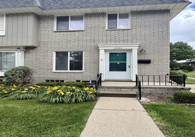 Homes for sale in Sterling Heights, MI | 4384 15 Mile Rd #63, Sterling Heights, MI 48310 | MLS# 50212113