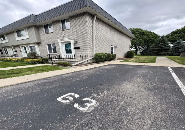 Homes for sale in Sterling Heights, MI | 4384 15 Mile Rd #63, Sterling Heights, MI 48310 | MLS# 50212113