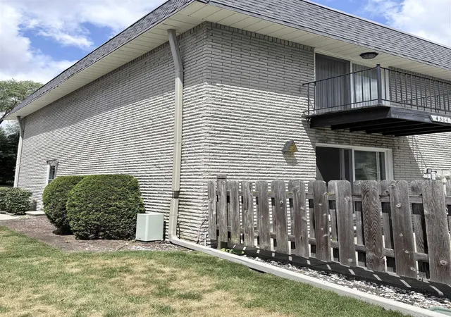 Homes for sale in Sterling Heights, MI | 4384 15 Mile Rd #63, Sterling Heights, MI 48310 | MLS# 50212113