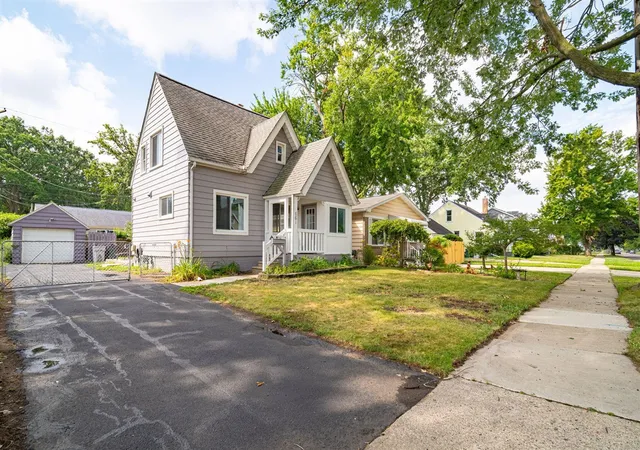 Photo 3 of Single family home for sale at 661 W Coy Ave, Hazel Park, MI 48030 | MLS# 70551762 | Listing updated on 2026-08-31