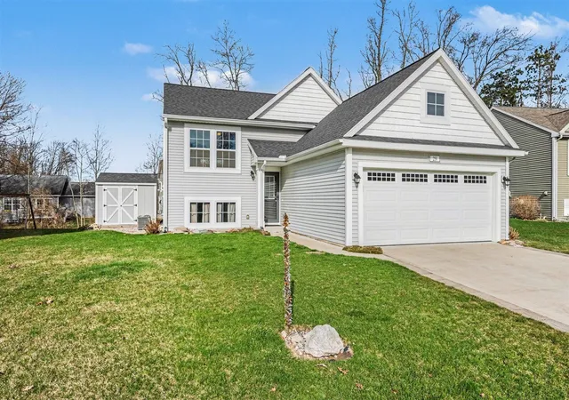 1st image of 29 Beymoure St, Kalamazoo, MI 49009 | MLS# 70521745