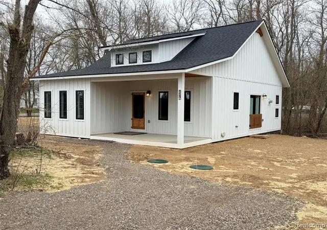Photo 1 of Single family home for sale at 5687 Carroll Lake Rd, Commerce Township, MI 48382 | MLS# 60993622 | Listing updated on 2026-07-07