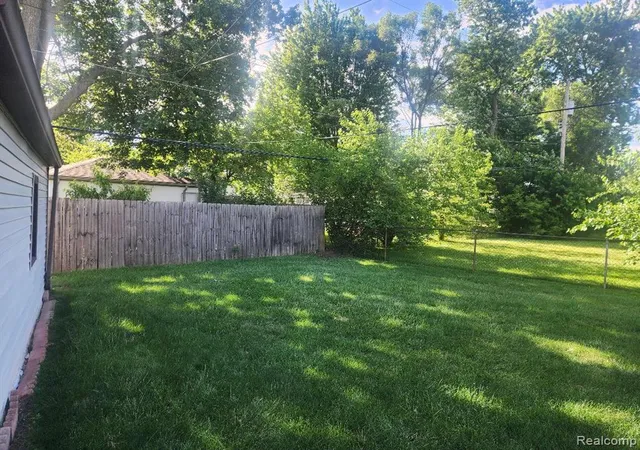 Photo 3 of Single family home for sale at 11298 Superior Ave, Warren, MI 48089 | MLS# 61003037 | Listing updated on 2026-07-13
