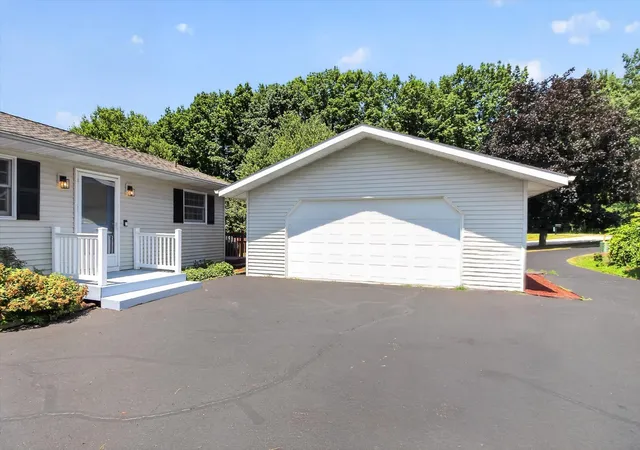 Homes for sale in Lake Isabella, MI | 1132 Clubhouse Dr, Lake Isabella, MI 48893 | MLS# 80070844