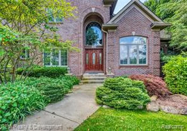 Homes for sale in Fenton, MI | 9054 Green Hickory Ln, Fenton, MI 48430 | MLS# 61009480