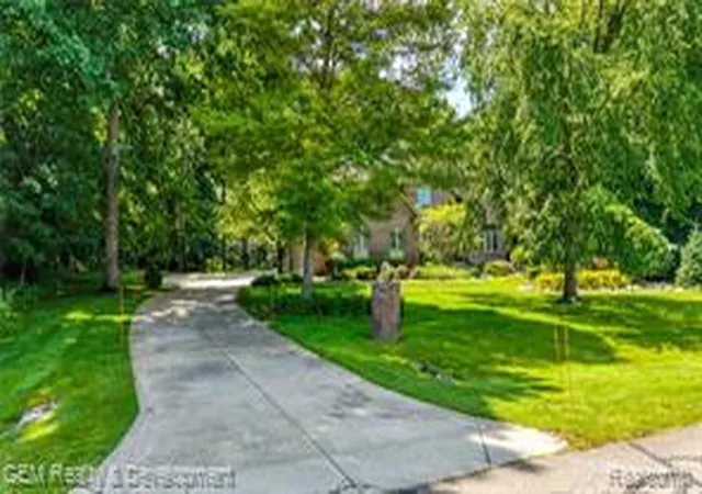 Homes for sale in Fenton, MI | 9054 Green Hickory Ln, Fenton, MI 48430 | MLS# 61009480