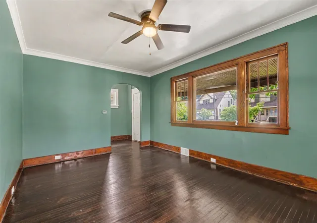 Listing Photo 4 - Condo for sale in building located at 1810 Lafayette Ave, Grand Rapids, MI 49507