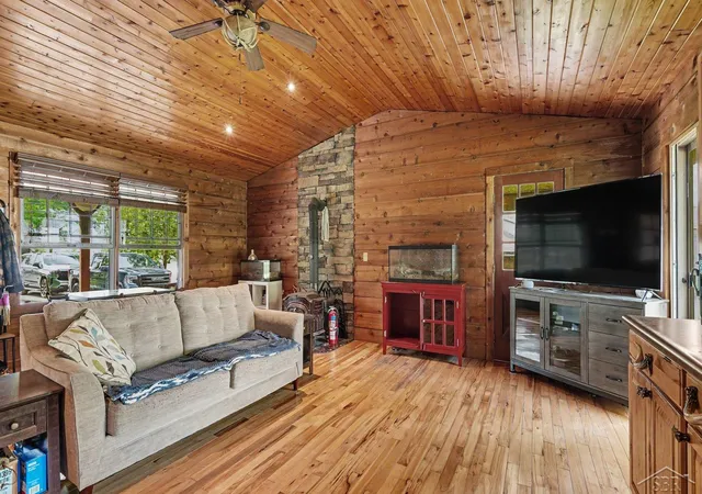 3rd image of 4495 Anderson Dr, Beaverton, MI 48612 | MLS# 50209209