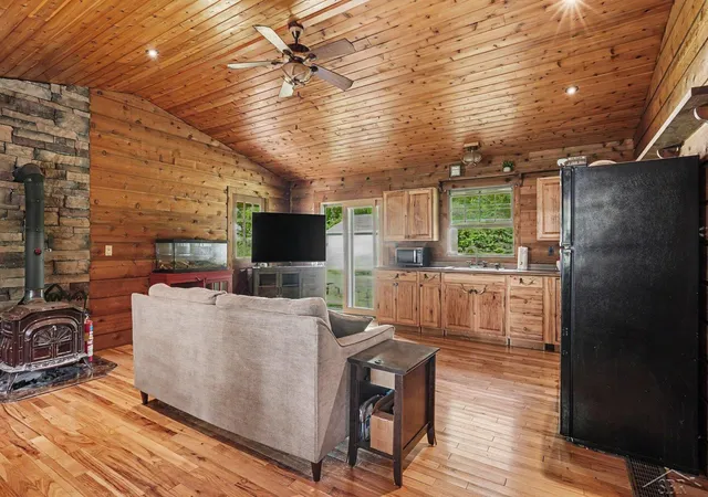 4th image of 4495 Anderson Dr, Beaverton, MI 48612 | MLS# 50209209