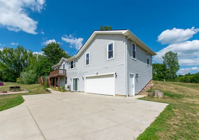 Photo 4 of Single family home for sale at 13396 Miracle Dr, Chelsea, MI 48118 | MLS# 70550140 | Listing updated on 2026-08-25