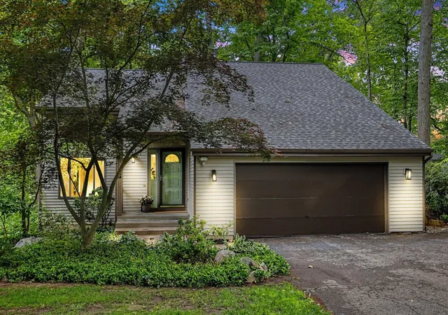 Homes for sale in Plainwell, MI | 337 Horseshoe Ct, Plainwell, MI 49080 | MLS# 70539965