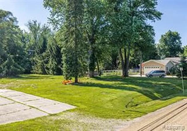 13th image of 466 Driftwood Ave, Rochester Hills, MI 48307 | MLS# 61009160