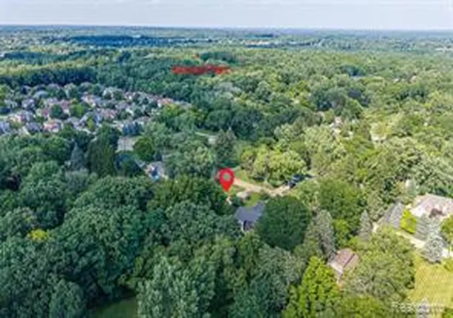 3rd image of 466 Driftwood Ave, Rochester Hills, MI 48307 | MLS# 61009160