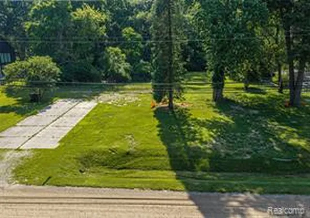 4th image of 466 Driftwood Ave, Rochester Hills, MI 48307 | MLS# 61009160