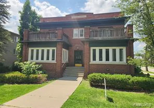 Homes for sale in Royal Oak, MI | 2041 N Main St, Royal Oak, MI 48073 | MLS# 60989802