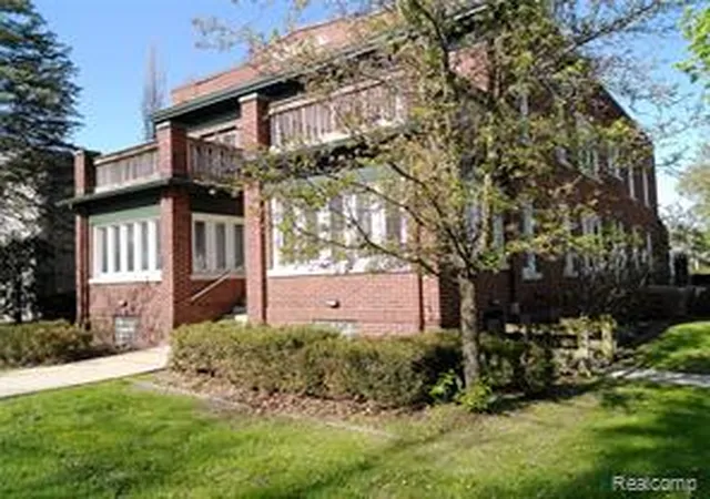 Homes for sale in Royal Oak, MI | 2041 N Main St, Royal Oak, MI 48073 | MLS# 60989802
