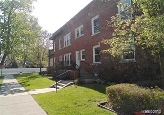 Homes for sale in Royal Oak, MI | 2041 N Main St, Royal Oak, MI 48073 | MLS# 60989802