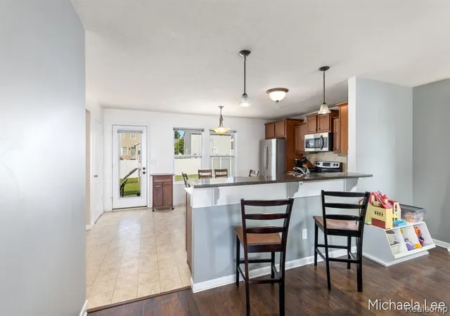 Photo 4 of Single family home for sale at 607 Nantucket Dr, Lansing, MI 48906 | MLS# 61014558 | Listing updated on 2026-08-12