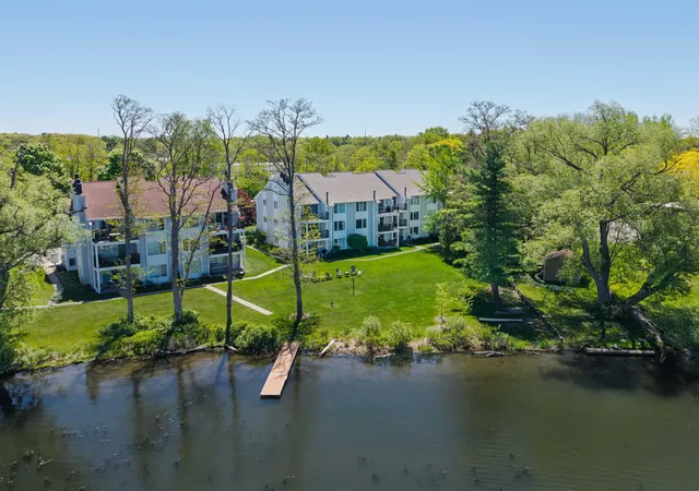 2nd image of 740 Centre Pl, Traverse City, MI 49686
