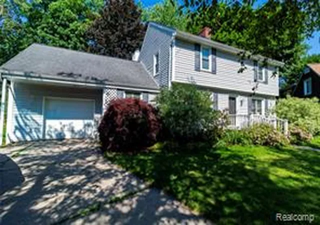 Homes for sale in Midland, MI | 30 Brown Ct, Midland, MI 48640 | MLS# 61009568