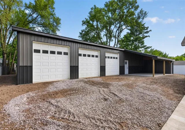 Photo 2 of Single family home for sale at 116 Falcon Rd, Jackson, MI 49202 | MLS# 70554112 | Listing updated on 2026-09-17