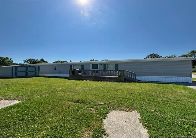 2nd image of 4101 S Sheridan Rd, Lennon, MI 48449 | MLS# 60971105