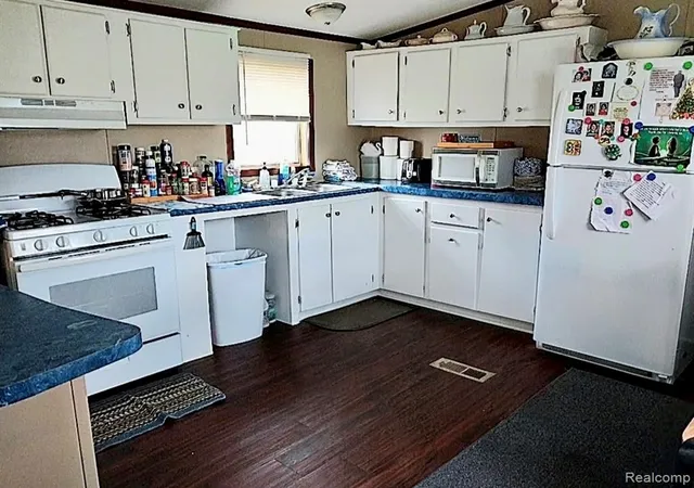 Photo 4 of Manufactured home for sale at 4101 S Lot 246 Sheridan Rd, Lennon, MI 48449 | MLS# 60971105 | Listing updated on 2026-08-21