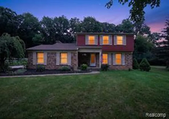 Homes for sale in Flushing, MI | 2356 Pineview Ct, Flushing, MI 48433 | MLS# 61010010