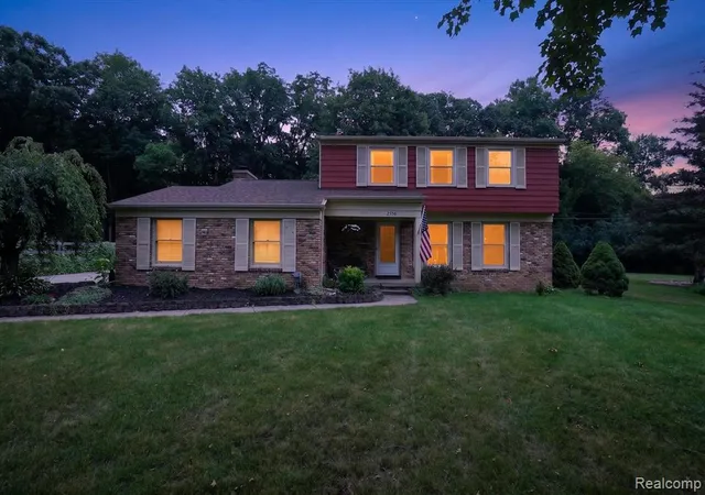 Photo 1 of Sale Pending at 2356 Pineview Ct, Flushing, MI 48433 2540 | MLS# 61010010 | Listing updated on 2026-08-28