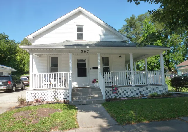 Photo 1 of Single family home for sale at 307 King St, Bay City, MI 48706 | MLS# 50217253 | Listing updated on 2026-10-19