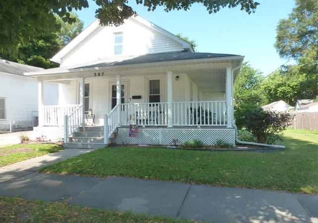 Photo 2 of Single family home for sale at 307 King St, Bay City, MI 48706 | MLS# 50217253 | Listing updated on 2026-10-19
