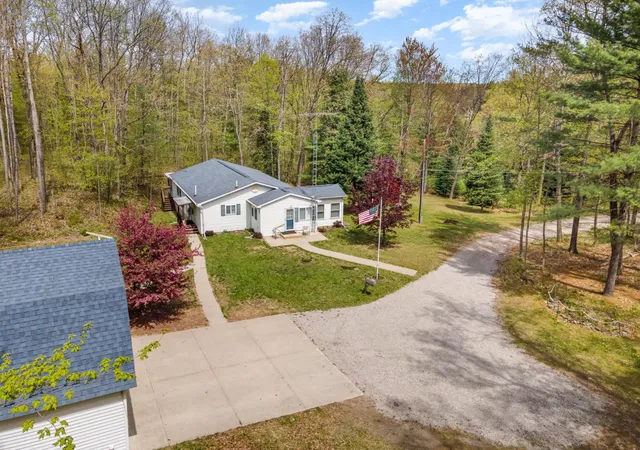 Homes for sale in Hale, MI | 6924 Leslie St, Hale, MI 48739 | MLS# 80067796