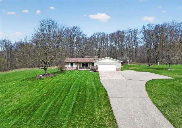 Homes for sale in Cedar Springs, MI | 7045 17 Mile (house) Rd, Cedar Springs, MI 49319 | MLS# 70542605