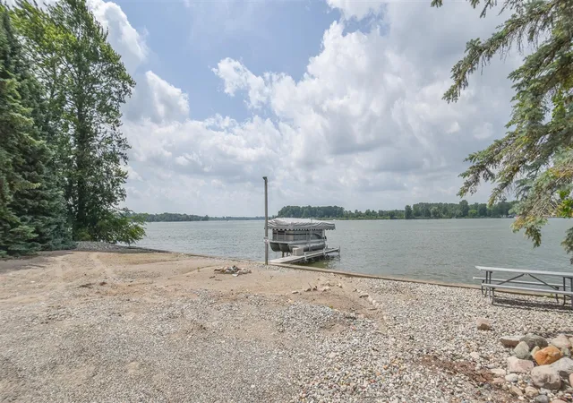 Homes for sale in Coldwater, MI | 214 Narrows Rd, Coldwater, MI 49036 | MLS# 70543801