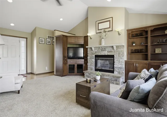 Homes for sale in Coopersville, MI | 298 Creekside Dr, Coopersville, MI 49404 | MLS# 70543570