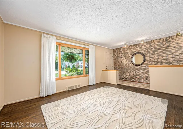 Photo 4 of Sale Pending at 24943 Glenda St, Novi, MI 48375 | MLS# 60936165 | Listing updated on 2026-07-07