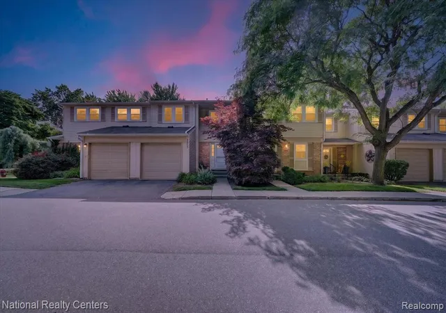 1st image of 1641 Brentwood Dr, Troy, MI 48098 | MLS# 61008895