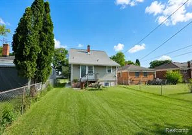 Homes for sale in Center Line, MI | 7271 Wiegand, Center Line, MI 48015 | MLS# 61008080