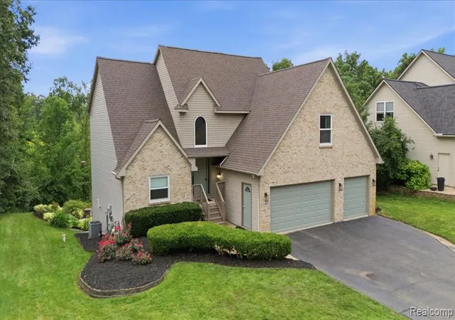 3rd image of 1393 Remsing St, Hartland, MI 48353 | MLS# 61020382