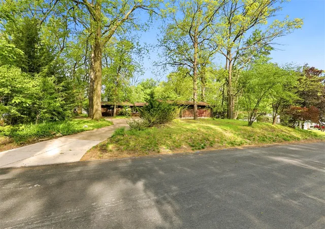 Homes for sale in Kalamazoo, MI | 733 N Dartmouth St, Kalamazoo, MI 49006 | MLS# 70529245