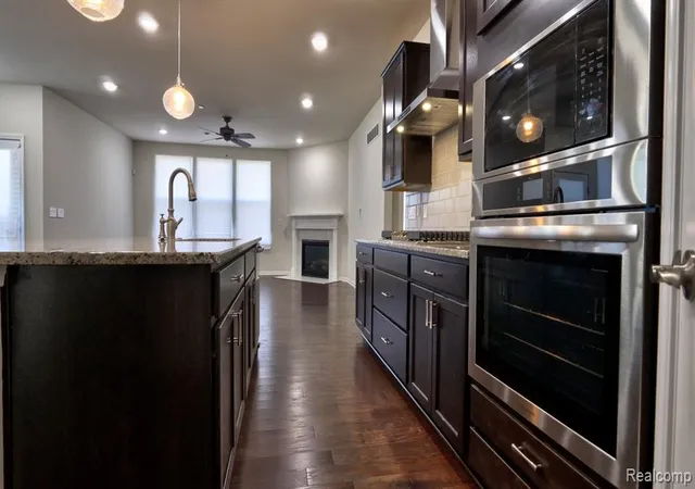 Photo 4 of Condo for sale at 38731 Chasewood Ct, Farmington, MI 48335 | MLS# 61014414 | Listing updated on 2026-07-28