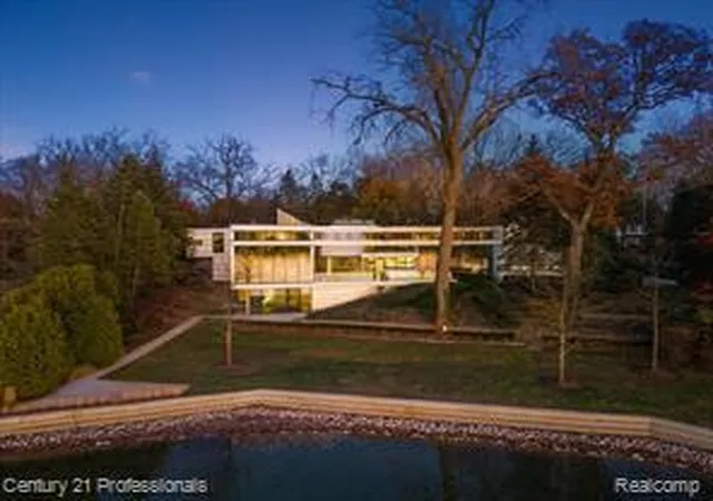 Homes for sale in Bloomfield Hills, MI | 5904 Wing Lake Rd, Bloomfield Hills, MI 48301 | MLS# 60954931