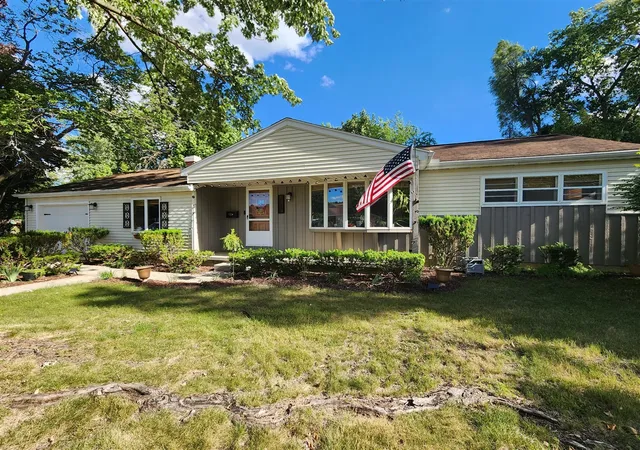 Homes for sale in Tecumseh, MI | 704 Center Dr, Tecumseh, MI 49286 | MLS# 70540558