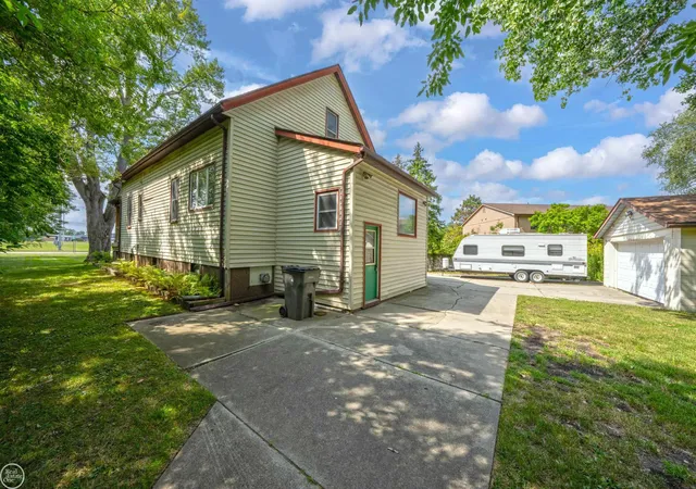 Photo 3 of Single family home for sale at 24125 Shook Rd, Clinton Township, MI 48035 | MLS# 50220237 | Listing updated on 2026-09-17