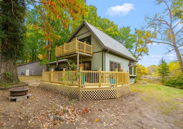 2nd image of 9315 Yund Rd, Benton Harbor, MI 49022 | MLS# 70500800