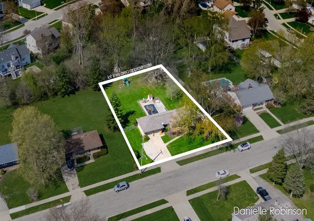 Photo 3 of Sale Pending at 3679 Yellowstone Dr, Grandville, MI 49418 | MLS# 70527353 | Listing updated on 2026-04-27