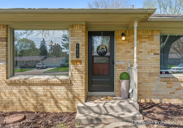 Photo 4 of Sale Pending at 3679 Yellowstone Dr, Grandville, MI 49418 | MLS# 70527353 | Listing updated on 2026-04-27