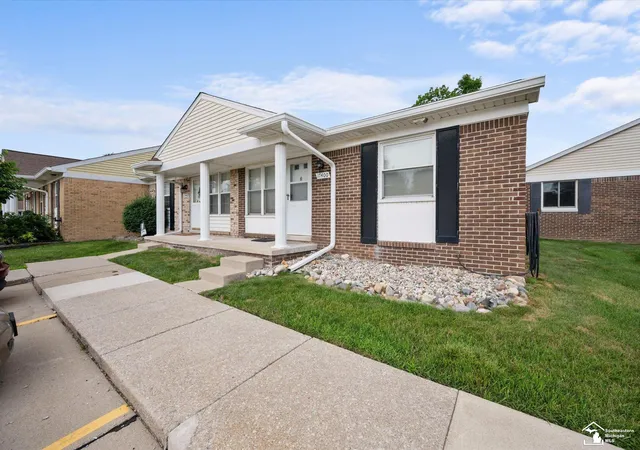 Homes for sale in Southgate, MI | 17400 Rudgate St, Southgate, MI 48195 | MLS# 50214703