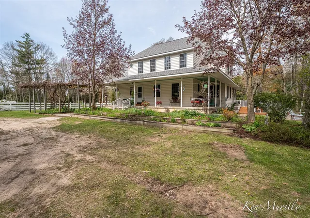 Homes for sale in Roscommon, MI | 1519 N Roscommon Rd, Roscommon, MI 48653 | MLS# 70533148