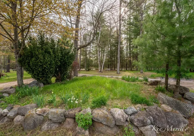 Homes for sale in Roscommon, MI | 1519 N Roscommon Rd, Roscommon, MI 48653 | MLS# 70533148